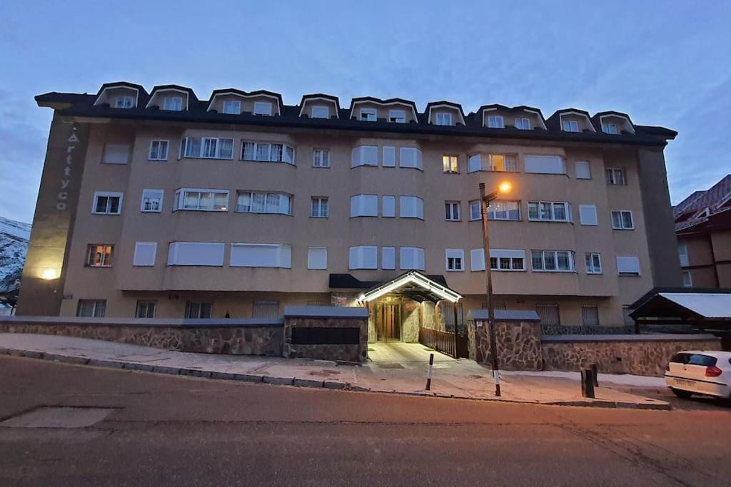 Acogedor Apartamento En Sierra Nevada Con Piscina Acceso Directo A Silla מראה חיצוני תמונה