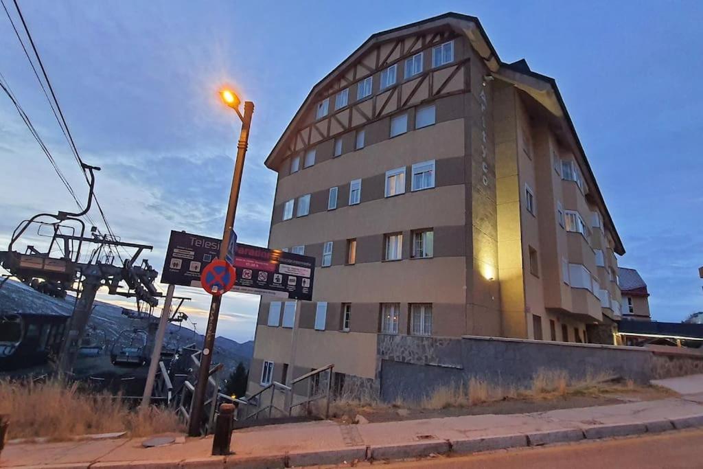 Acogedor Apartamento En Sierra Nevada Con Piscina Acceso Directo A Silla מראה חיצוני תמונה